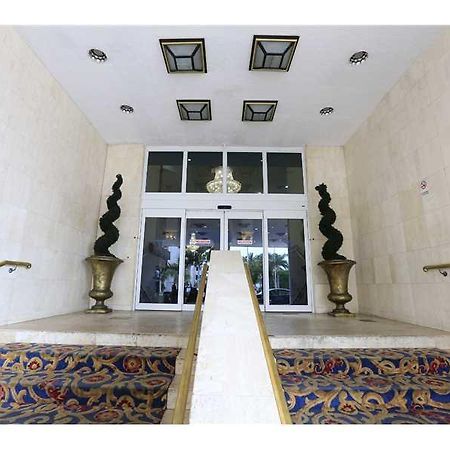 Castle Beach Resort Apartment Маямі-Біч Екстер'єр фото